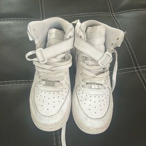 Air Force 1mid size 6 youth